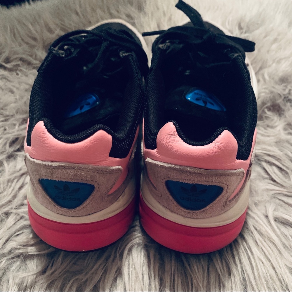 Adidas - Picture 4 of 6